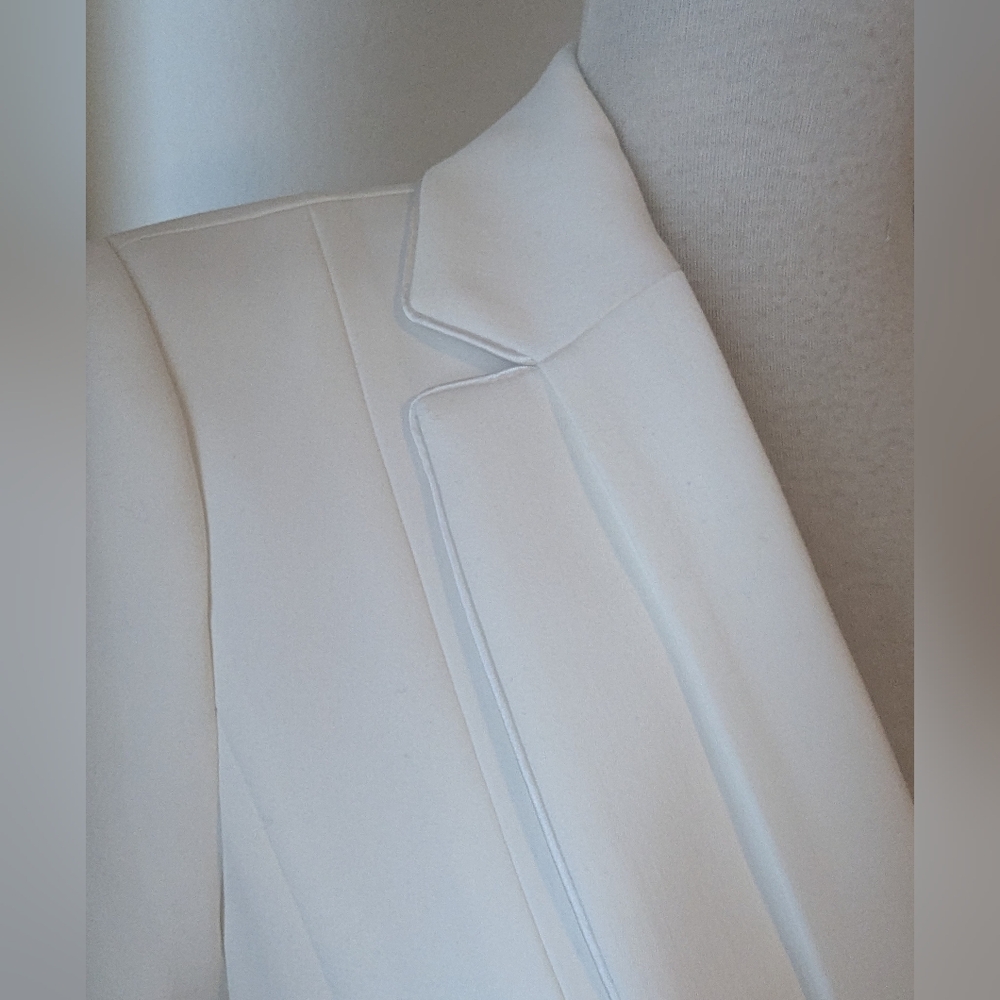 White House Black Market Classic White Blazer, Size 8 - Picture 5 of 8